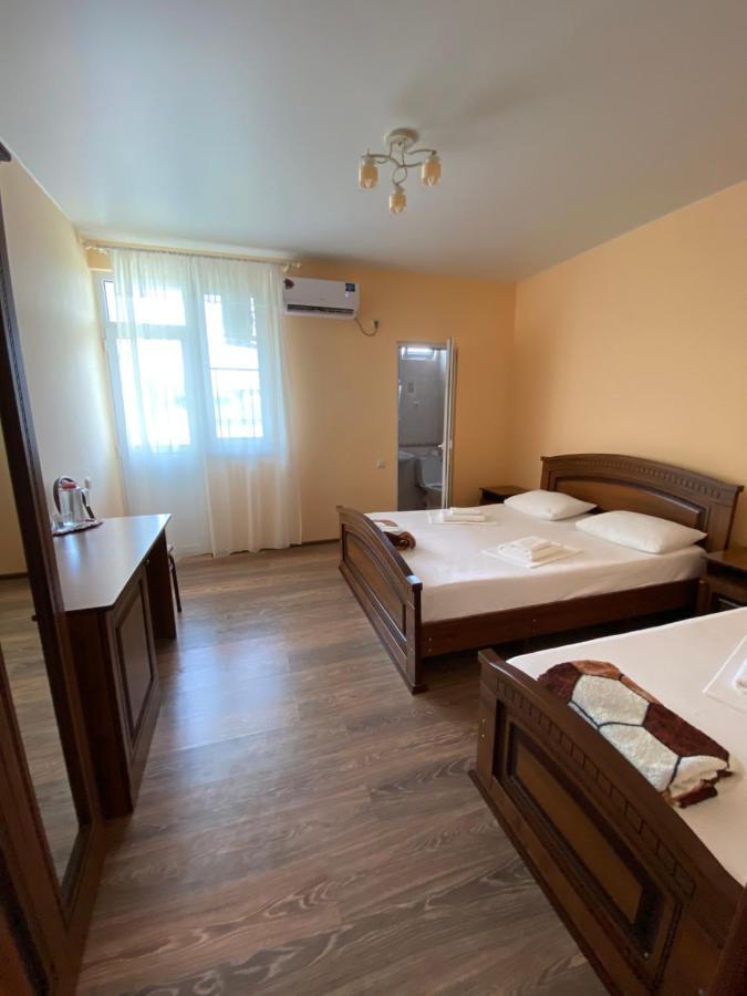 Solomon Hotel Alakhadze Bagian luar foto